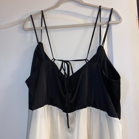 ELOQUII - black and white tie back midi dress - Picture 3 of 4